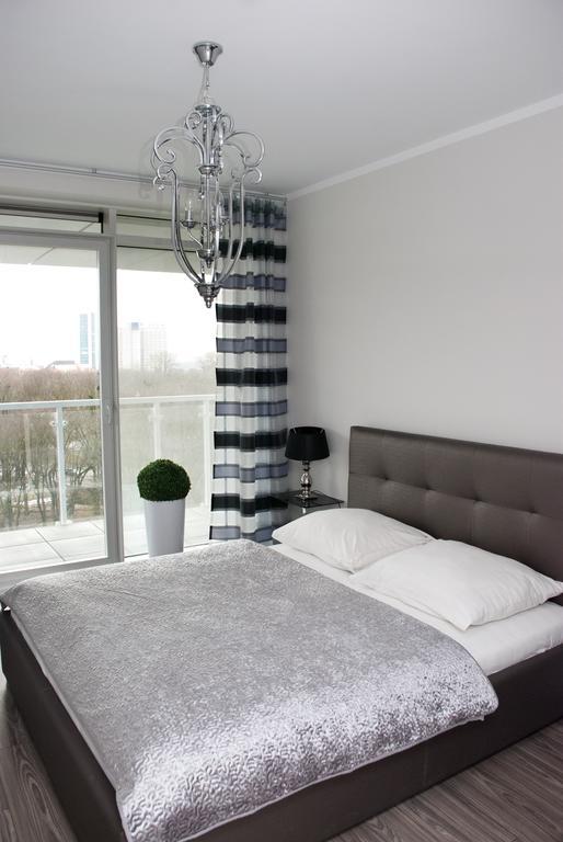 Apartamenty I.M.A Towarowa Poznan Ruang foto